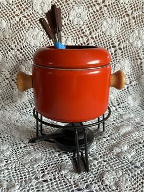 Vintage 1970’s Mid-Century Burnt Orange Fondue Pot/ Wooden Handles Complete Set